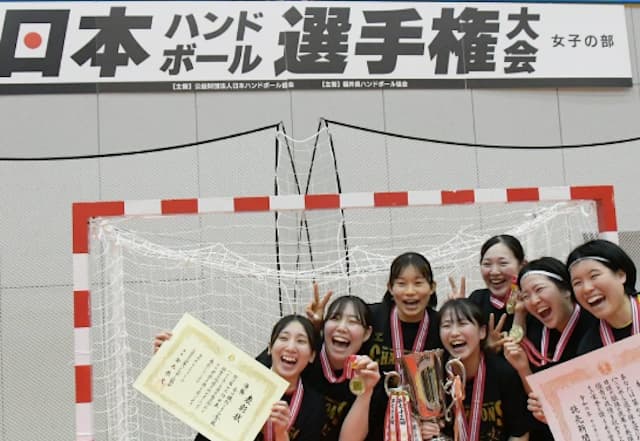 香川銀行GiraSolkagawa、選手権制覇！石亀萌夏が感動の瞬間を共有