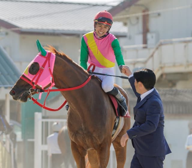 地方騎手の鴨宮祥行が六甲盃を相棒のマルカイグアスと勝利「やっぱりマルカイグアス！」