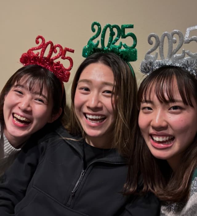 「2025年もよろしくお願いします！」石川真佑が笑顔の写真で新年の挨拶