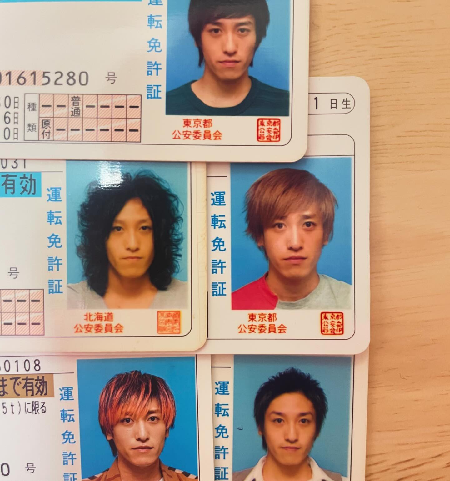 EXIT兼近、ビジュ爆発した過去の免許写真を大公開「全部かっこいい」「どんどんイケメン度上がってる」