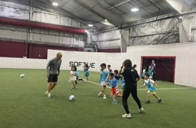 サッカー選手・三浦成美がアメリカでサッカー教室を開催！