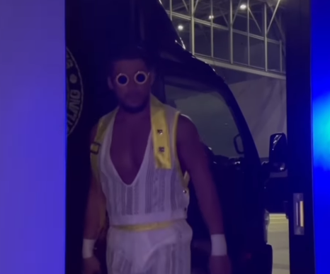 SANADAが白コスチュームで魅せる！“冷血の蛇”が放つ静かなる威圧感にファン驚愕