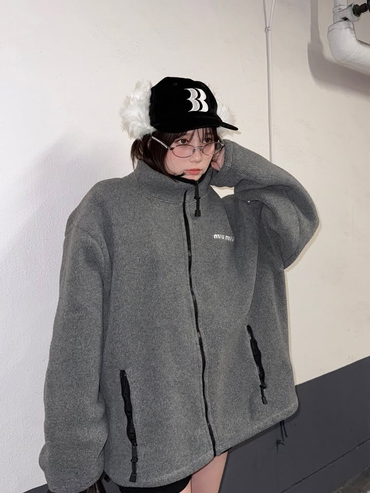 冬の可愛さ全開…本田翼、“もこもこ耳あて”の私服コーデが話題に