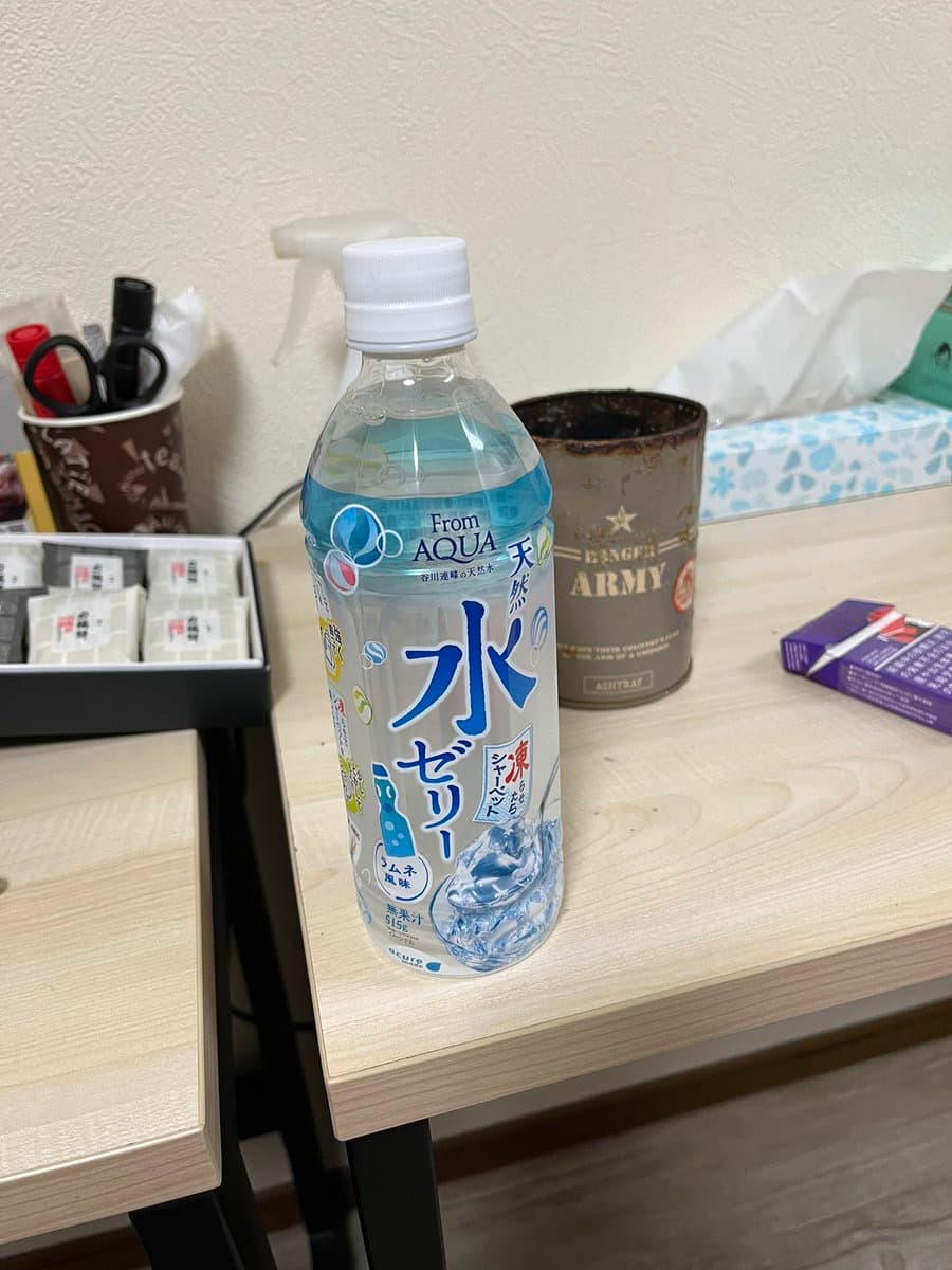 金属バット友保が“水ゼリー”に反応　謎めいた一言にファンざわつく