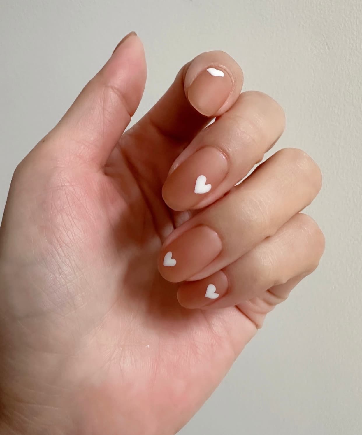 田丸麻紀が最新ネイルを公開「世界で一番、美しい手足」と話題に！