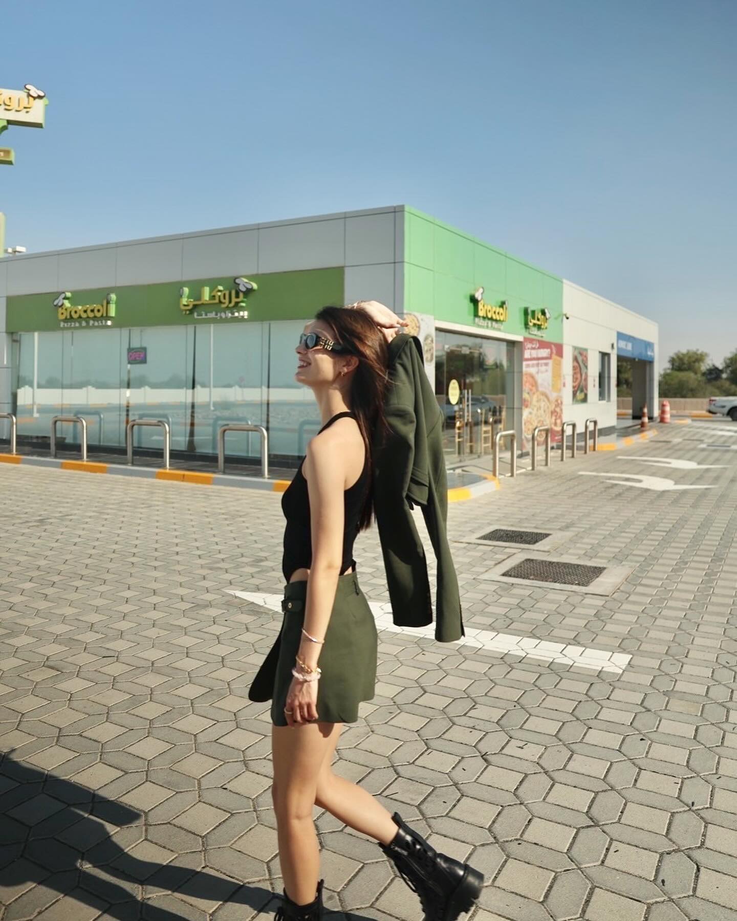 モデル・マギーがドバイへ‼︎スタイル抜群ショットを披露🤳