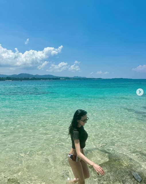 浅田舞、美スタイル際立つビキニショットにファン悶絶⁉