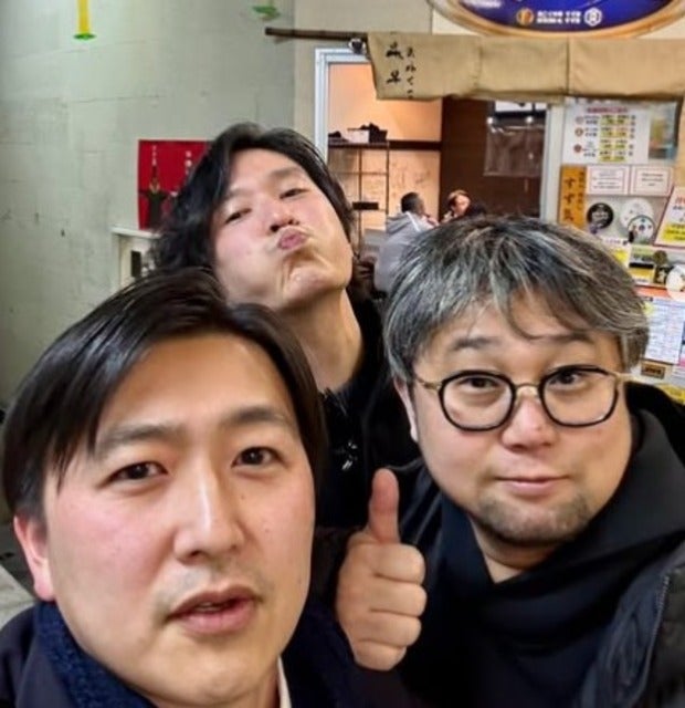 清塚信也が三鷹のバーで同級生と楽しい時間を過ごす！