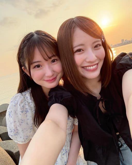 「前髪流してるの可愛い」NMB48.小嶋花梨、中野美来と海へドライブで2ショット!