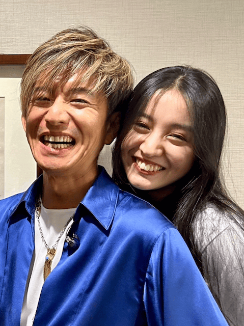 木村拓哉、次女Kokiとの仲良し2ショットを公開「happy birthday」