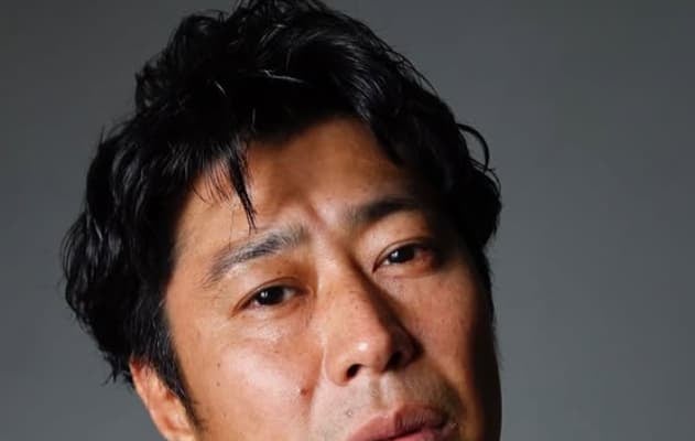 「ちょっとセクシーかも！！笑」パンサー・尾形貴弘、「反町風」のダンディーな写真を公開！