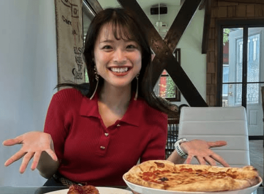 「ピザ姫サマー」人気モデル、熊本で炙りチーズケーキに感動！店内フォト＆ムービーを公開「どれも美味しそうすぎて言葉が出ません」