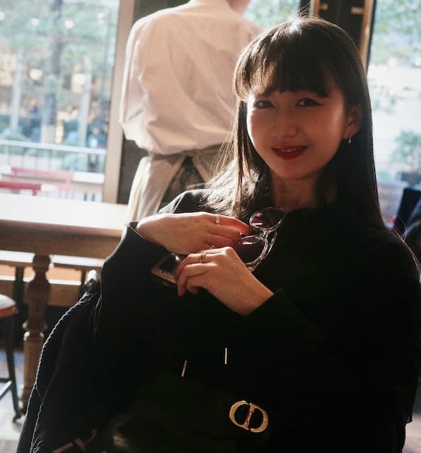 美人フルート奏者・Cocomi、カフェでのオフショットを公開！