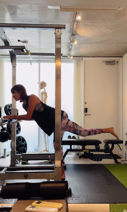 女子バレー・狩野舞子が「しっかりお尻が筋肉痛」なトレーニングを公開