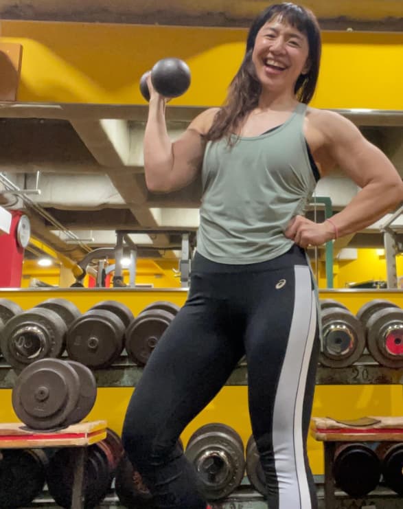 「気合いだー」浜口京子が筋トレしている姿を披露