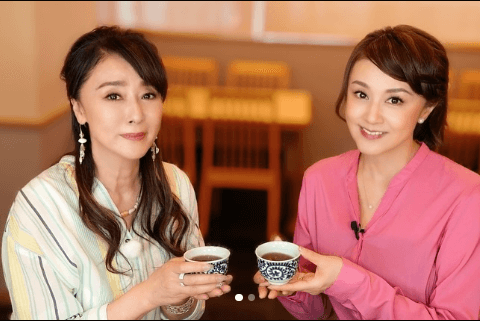 藤原紀香、「紀香とゆる飲み」に浅野ゆう子を迎えたトークが話題「お二人の美しさにうっとり」
