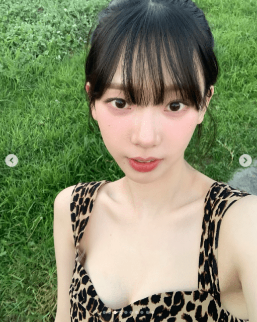 aespa・カリナが「女豹」に⁉ミニキャミワンピがセクシーと話題！