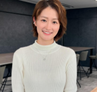 テレ朝・佐藤ちひろアナ、「グッド！モーニング」今週の衣装に注目！透明感あふれるスタイルにファン熱視線