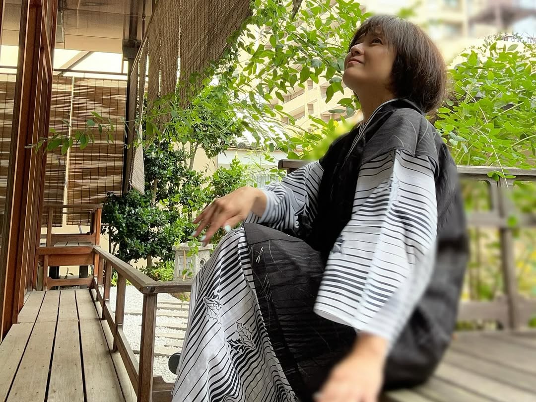 「亡き父に似ているなぁ」タレント兼女優・三田寛子、老舗旅館で何の気なしに撮った横顔を公開！