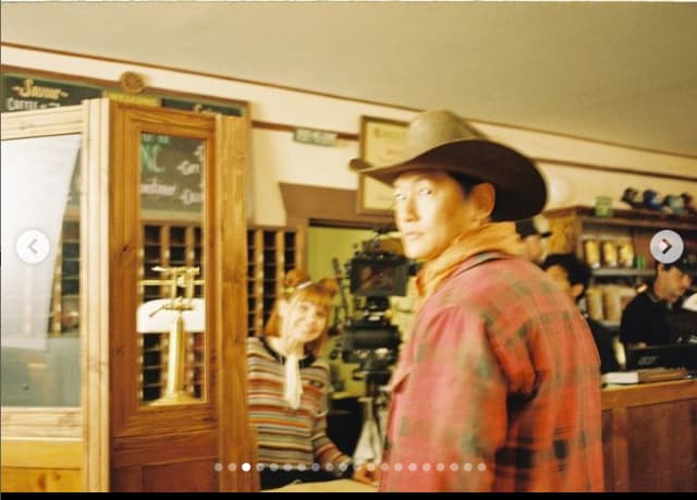 「東京カウボーイ」撮影オフショットを主演俳優が公開！