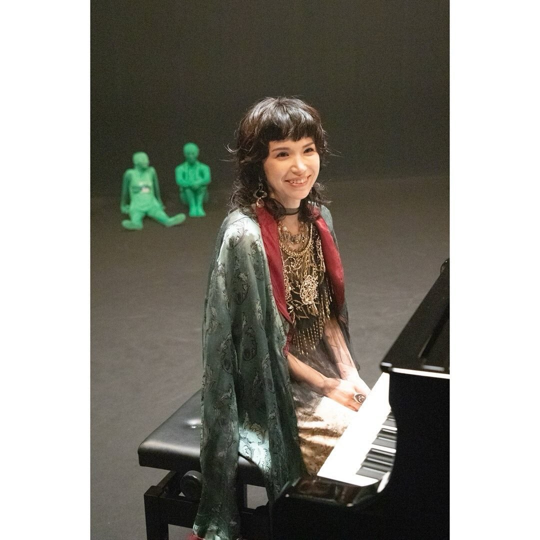 「ピアノを弾く姿が素敵」Superflyが新曲のMusic Videoを公開！