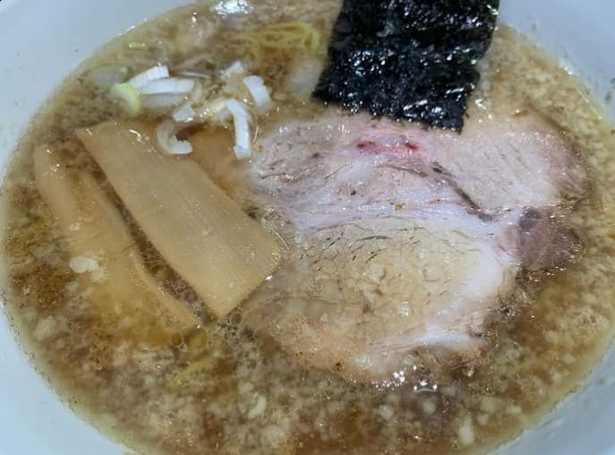 ミキ昴生　家族でカウンターに並んで『ら〜めん』タイム！背脂醤油が最高の〆