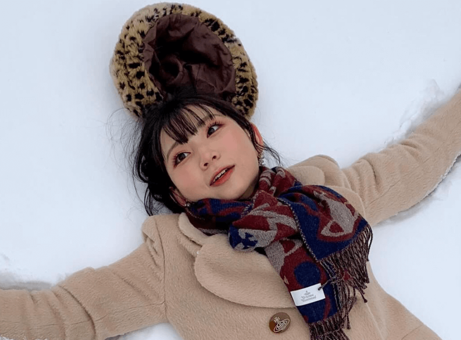 「可愛い」人気モノマネアーティストのコート姿にファン歓喜