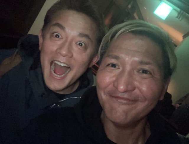 スリムクラブ真栄田、ハンバーグ師匠との食事に「ステーキを食べました」と報告？