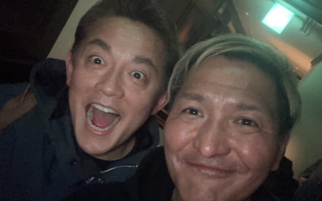 スリムクラブ真栄田、ハンバーグ師匠との食事に「ステーキを食べました」と報告？