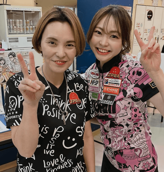 「笑顔かわいすぎます」プロボウラーの美女、ガーリー度MAXな“ときめきウェアショット”！キュートすぎと話題に