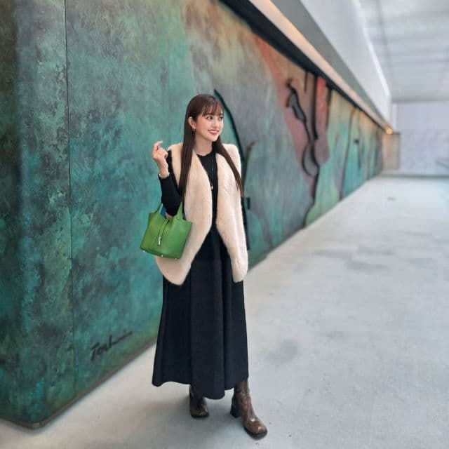 「あみちゃんみたいな可愛い妊婦になりたい」菊地亜美、妊娠中の秋冬コーデ披露が話題に！