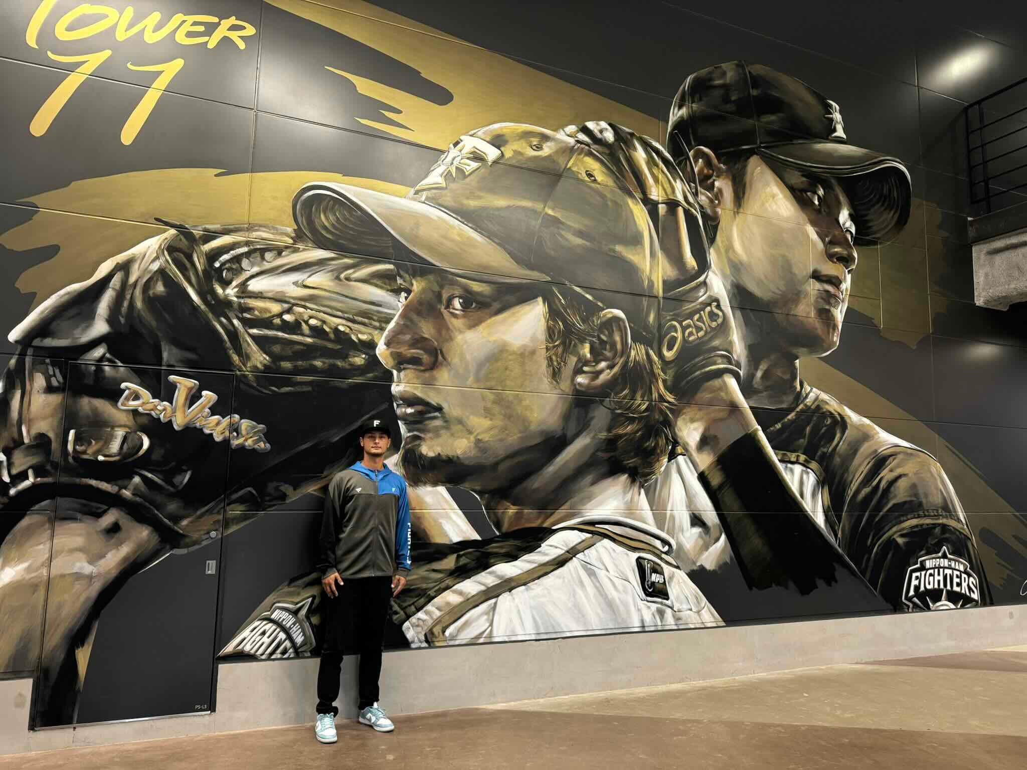 ダルビッシュが古巣の新本拠地・エスコンに登場！サプライズ訪問に驚きの声続々