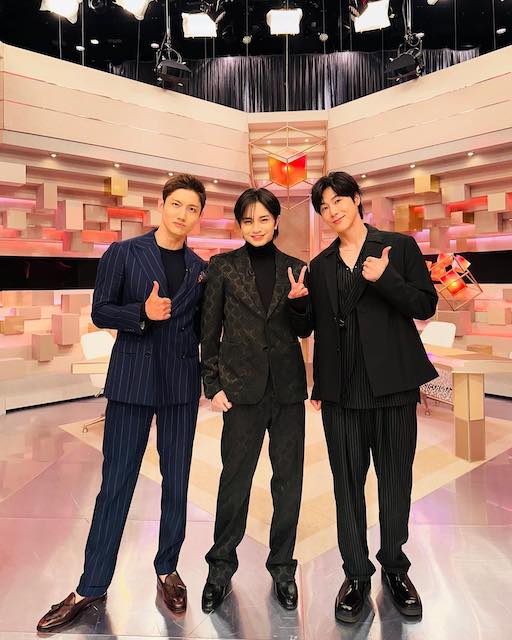 「俺、東方神起になりました。」😳⁉️中島健人が憧れのアーティストとのスリーショットを大公開🤩💖