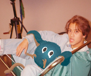 「HEARTを聴かせると抱きついてくる」髙橋海人、愛犬セロルの誕生日を祝福！