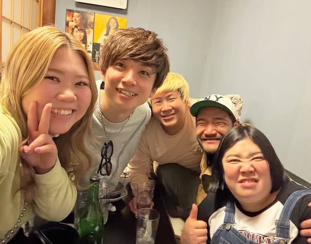 「めっちゃ飲んで食べそうなメンバーですね」アインシュタイン・河井の投稿にコメント続々