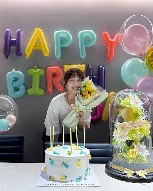 本田翼 31歳の誕生日に盛大な祝福🎉ケーキと肉と花の嵐💐