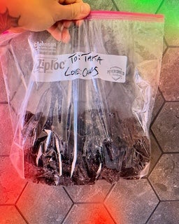 「世の中にあるビーフジャーキーで1番うまい。」ONE OK ROCKのTakaが推すビーフジャーキーとは⁉︎