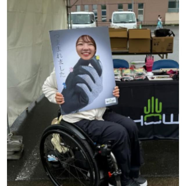 車いすテニス・田中愛美、ジャパンオープンで顔ハメ復活⁉ ショーワグローブも大盛況