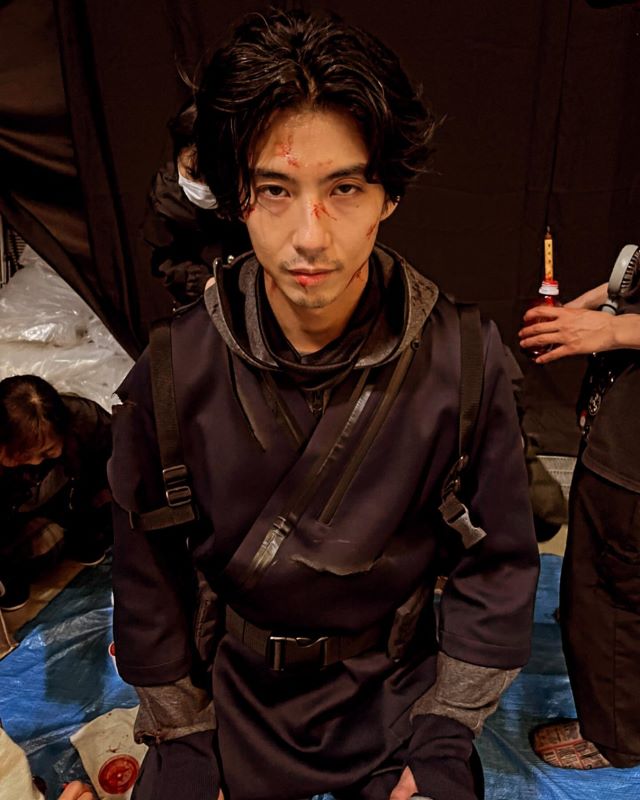 血だらけ！？賀来賢人の最新ショットが話題に