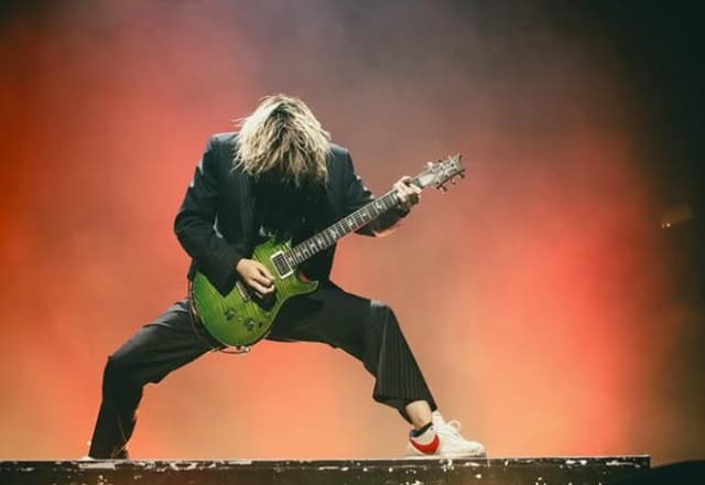 「ついに世界に大手をかけます！」世界的ロックスターTakaがメンバーの誕生日をお祝い！