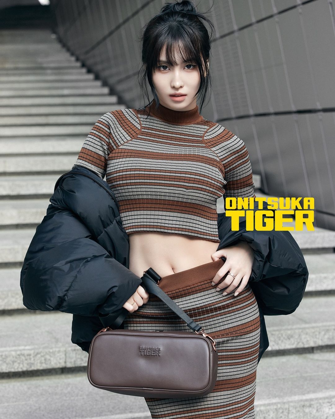 「クールセクシービューティー」TWICE モモ、へそ出し美腹筋ショット公開