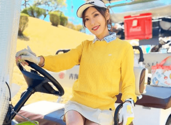 「スタイル抜群なのがよくわかる」人気モデル、プロポーションを活かしたゴルフ美女子・ショットが誉れ高いと話題に