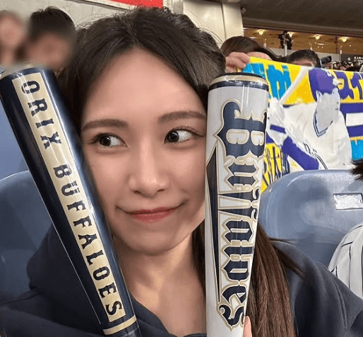 「おりほー！」スポーツ美女子、勝利の女神に！京セラドーム大阪で見せた美ショットにオリックスファン白熱！「良きですね」