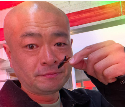 あばれる君、福島の味「イナゴ」を堪能！「甘くて美味しいエビって感じ」