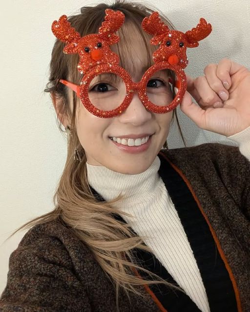 元筋肉アイドル・才木玲佳、お茶目な◯◯姿のメリクリショットに「かわいいい」の声