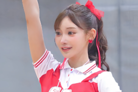 明日花キララ、キュートなチアガール姿を披露！ファン大興奮！