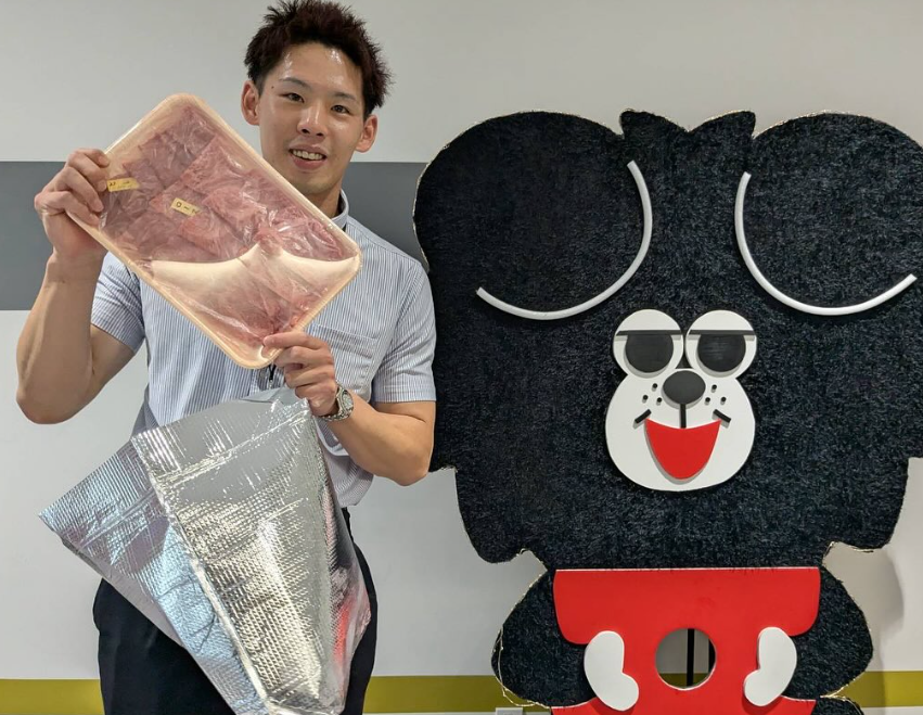 高橋良、POM賞で得た鹿児島黒牛を手に笑顔「とっても美味しく頂きました！」