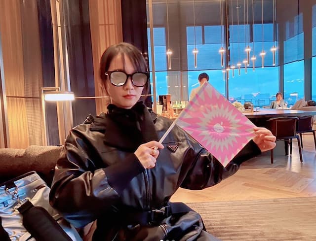 「今年も走り切った！」吉岡里帆が2024年の仕事納め！