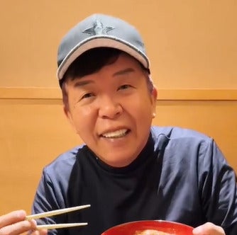 村上ショージ、娘と“顔出し”2ショット「娘さんかわいすぎない？」