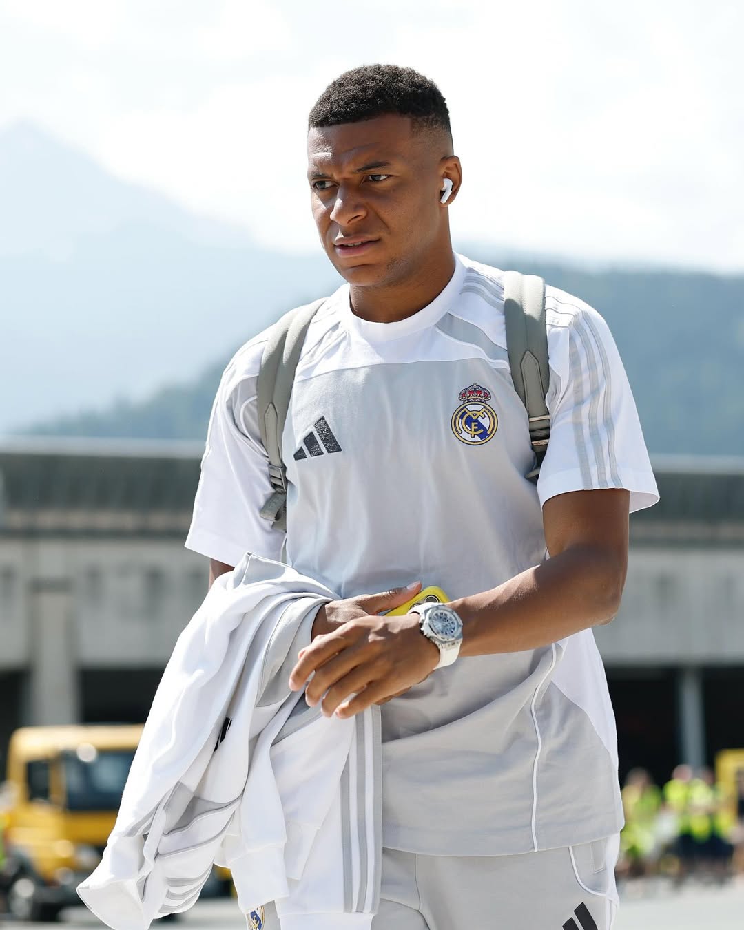 エムバペ、レアル初シーズン開幕へ「待ちきれない！」王者の風格漂う一枚